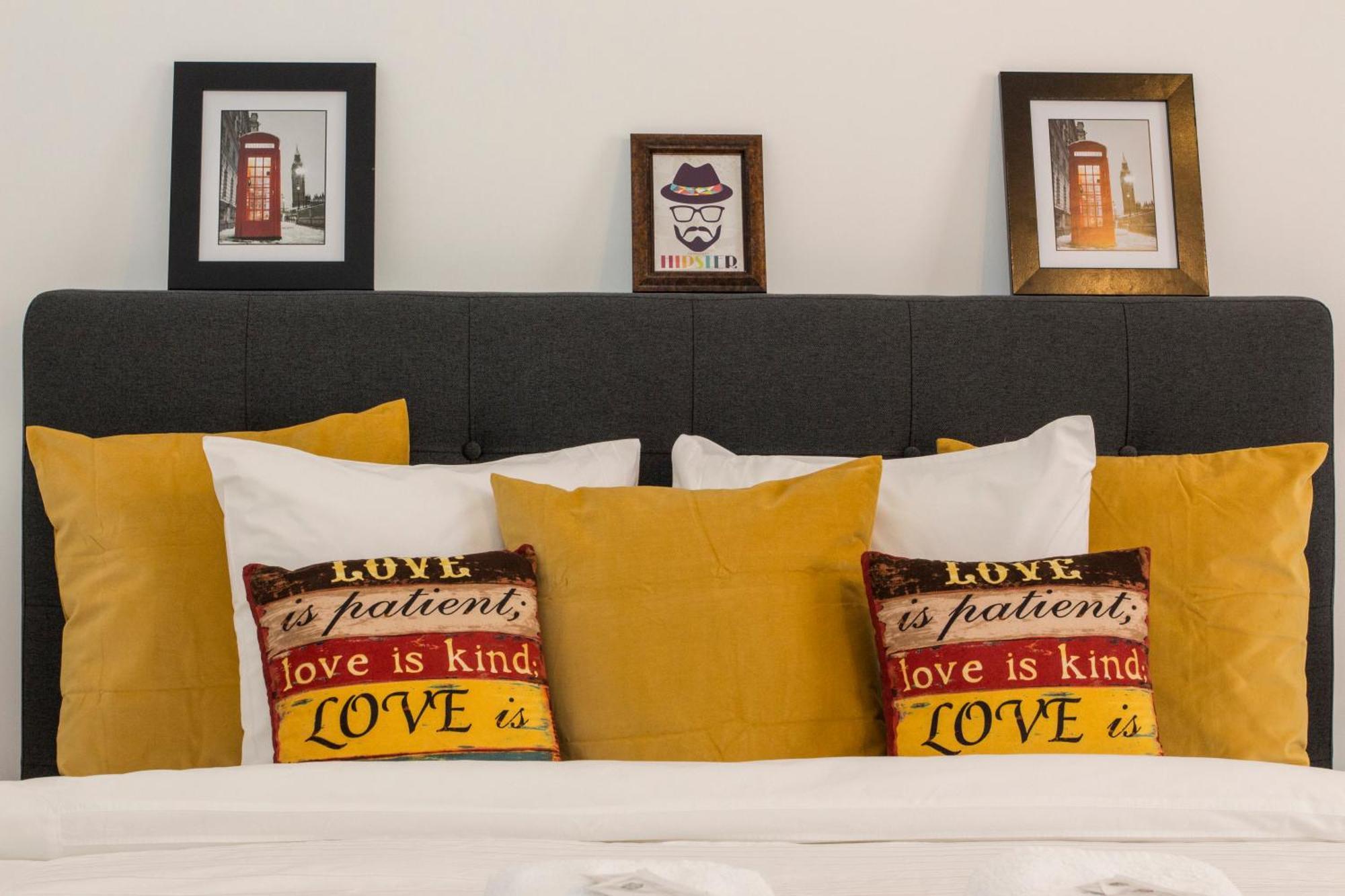 Old Town Premium Apartment By Mrg Bukarest Kültér fotó